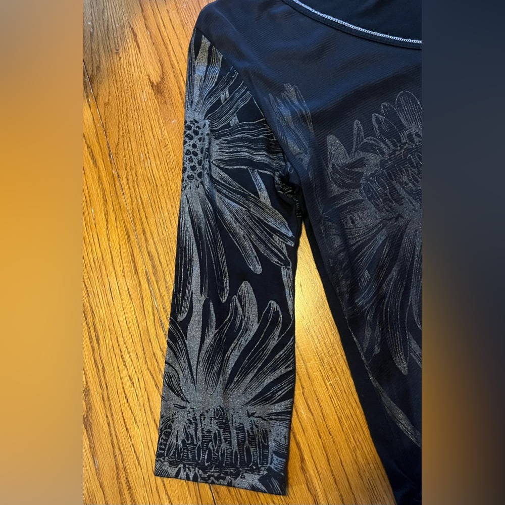 Vanilla Sugar black floral embellished women’s top. Size M. Very good condition - Picture 5 of 16